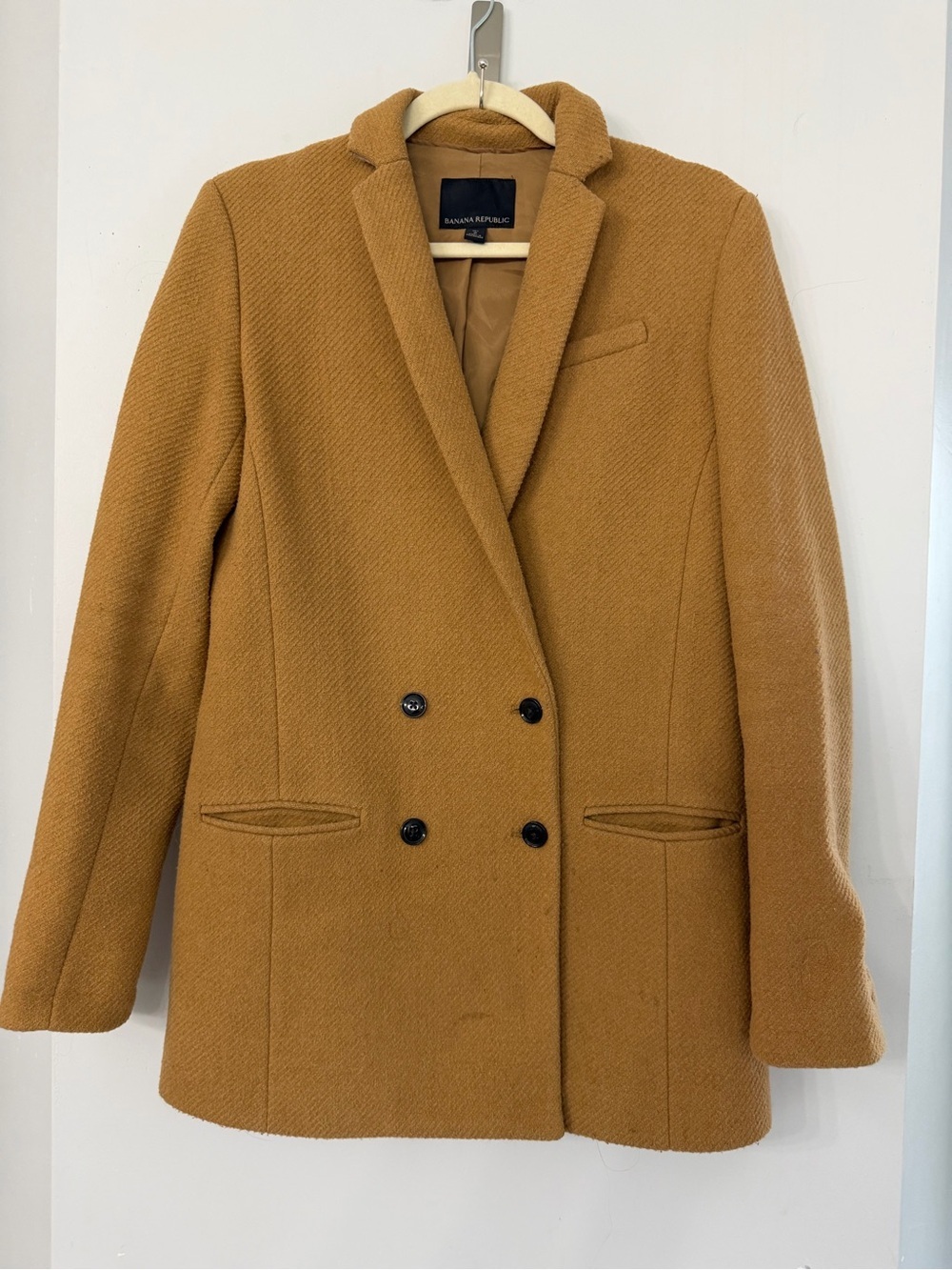 Banana Republic Women’s size 2 wool blend camel color button trench overcoat